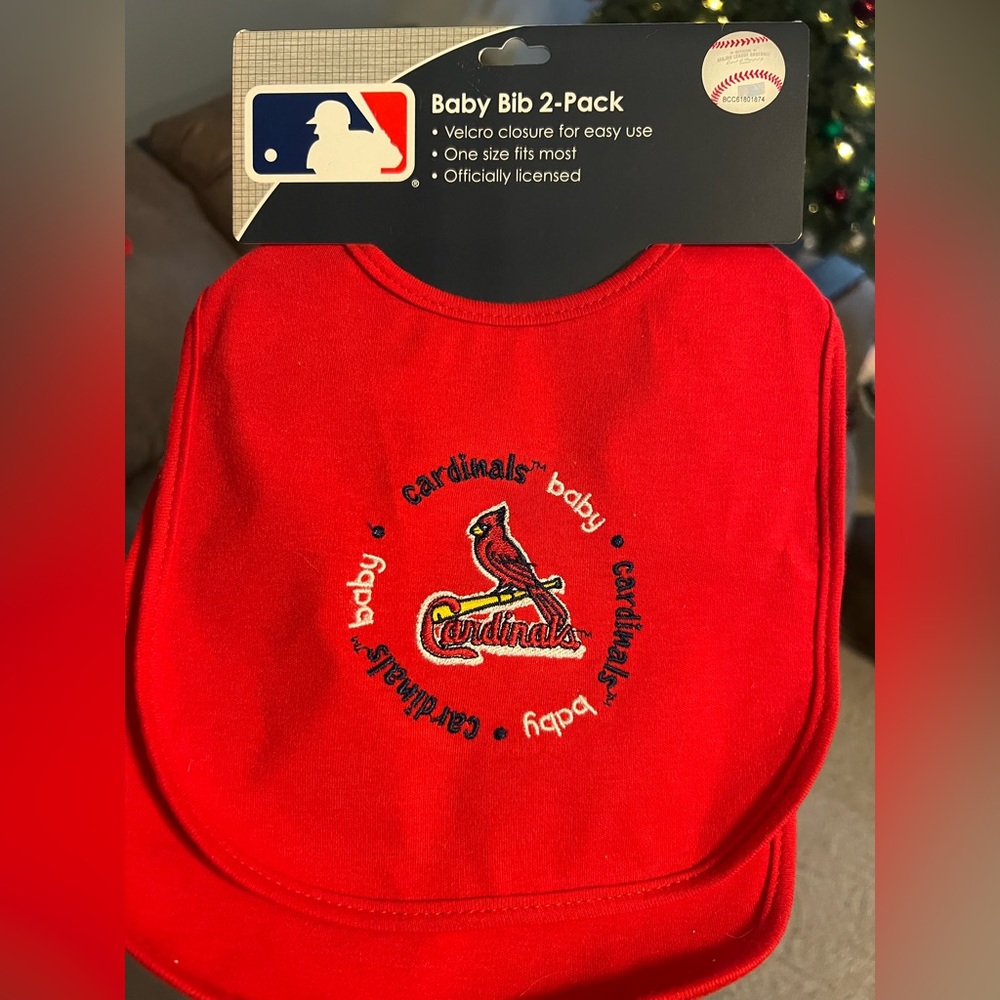 NWT St. Louis Cardinals baby bibs
